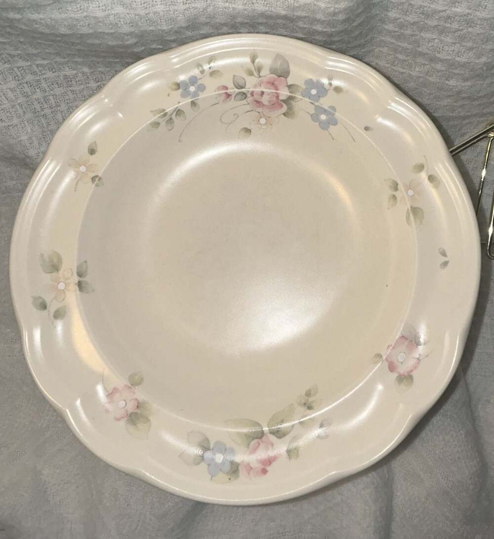 Pfaltzgraff Folk Art Floral Scalloped Rim Soup Bowl